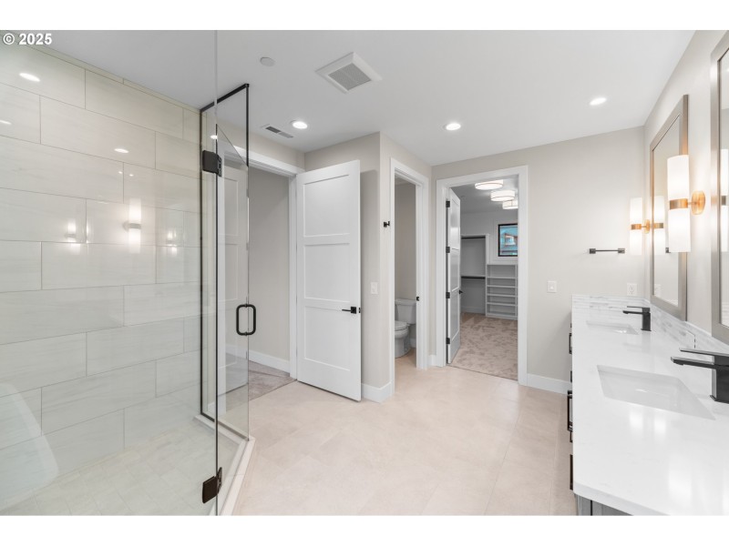 Bathroom, Attached