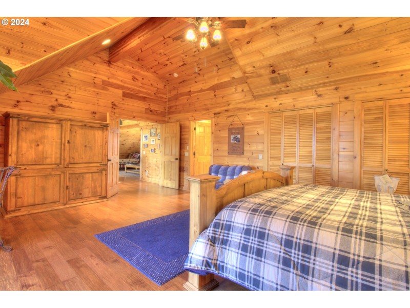 Bedroom, Primary