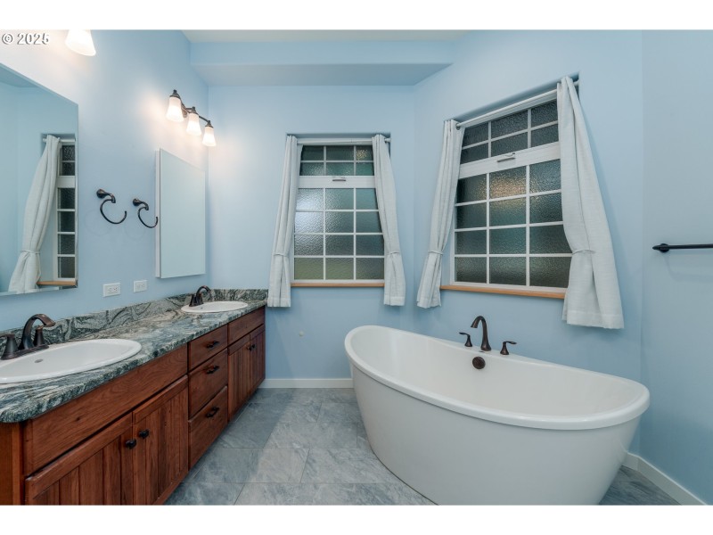 Bathroom, Attached