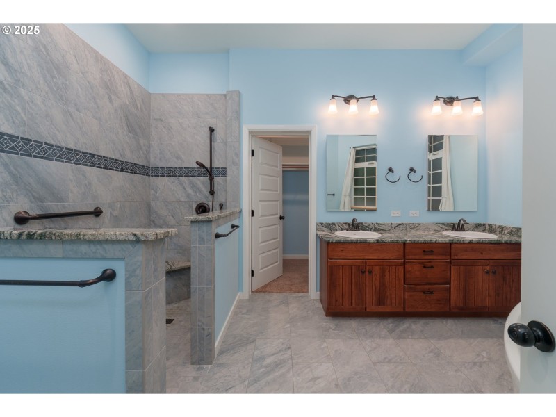 Bathroom, Attached