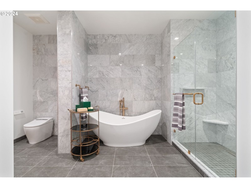 Owner's Suite Bathroom