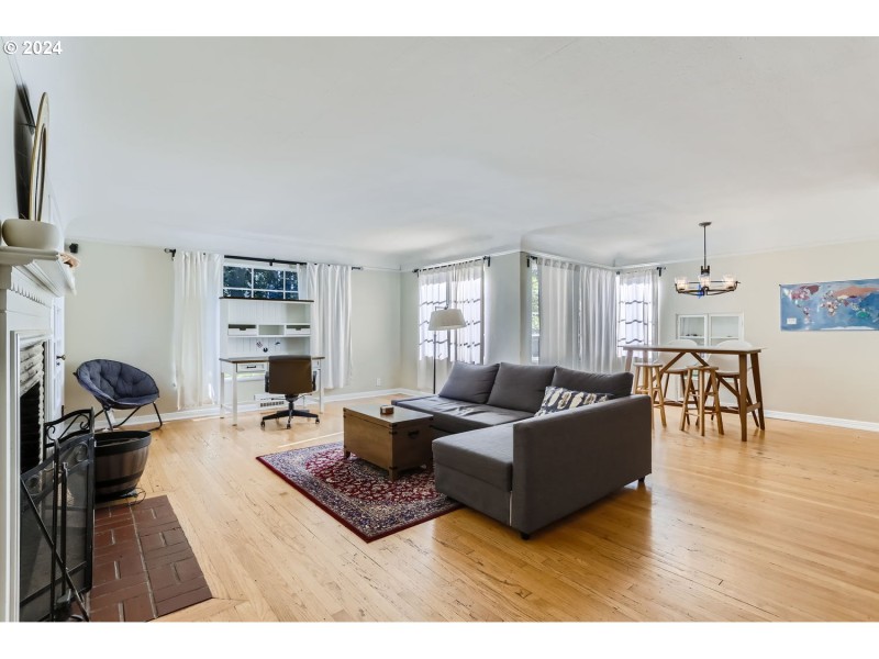 Living Room/Dining Room