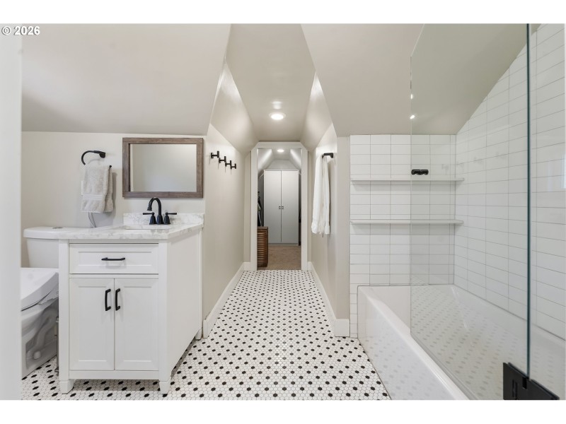 Owner's Suite Bathroom