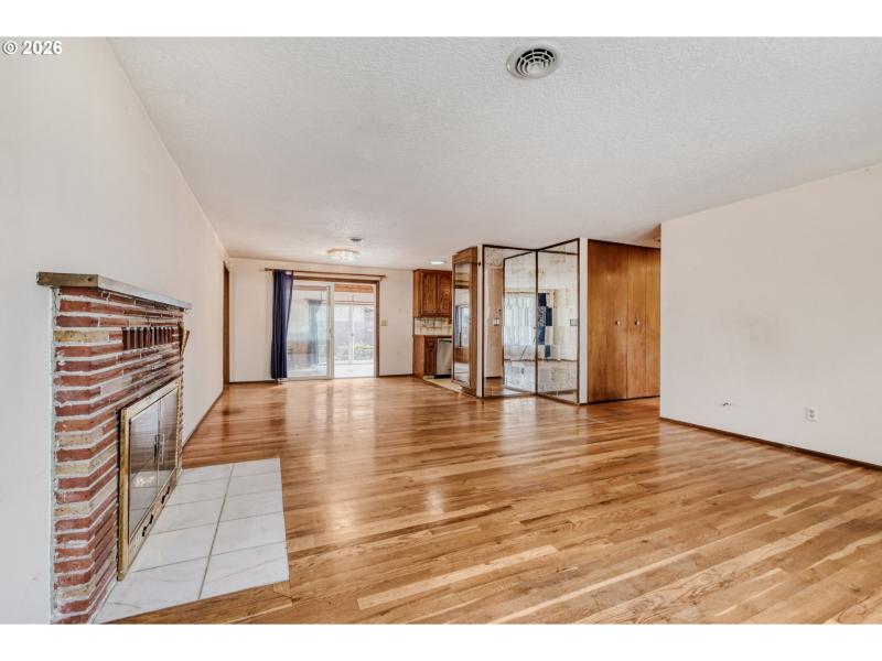 Living Room/Dining Room