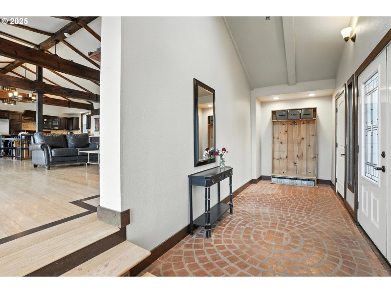 Entrance/Foyer