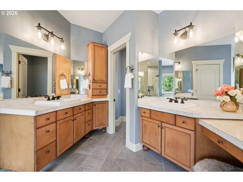 Bedroom, Owner's Suite