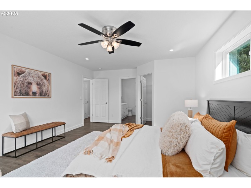 Bedroom, Primary