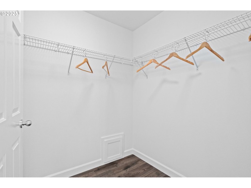 Bedroom, Primary