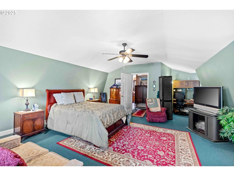 Bedroom, Owner's Suite