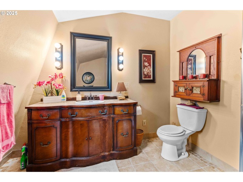Owner's Suite Bathroom