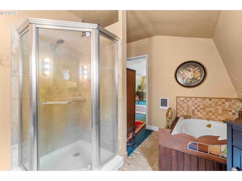 Owner's Suite Bathroom
