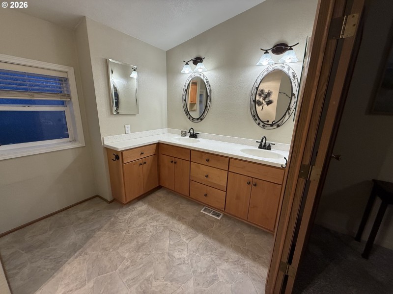 Owner's Suite Bathroom