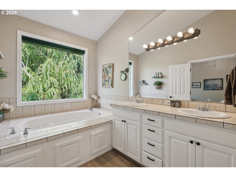 Owner's Suite Bathroom