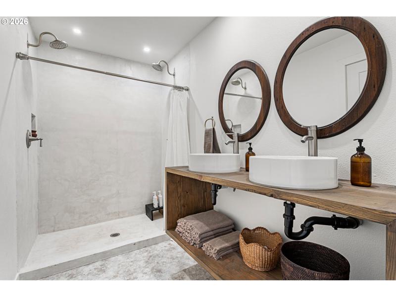 Owner's Suite Bathroom