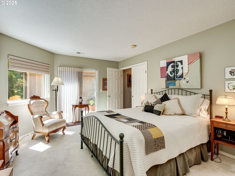 Bedroom, Primary