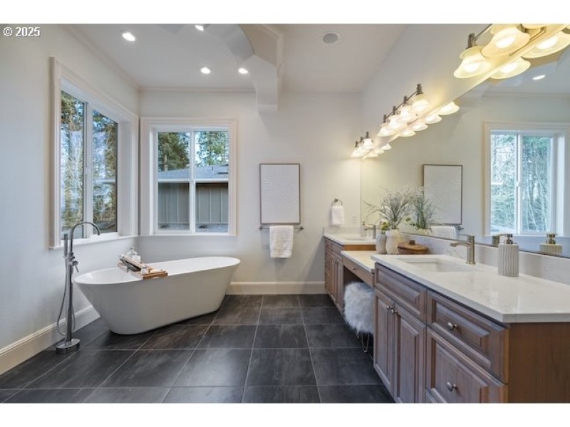 Owner's Suite Bathroom