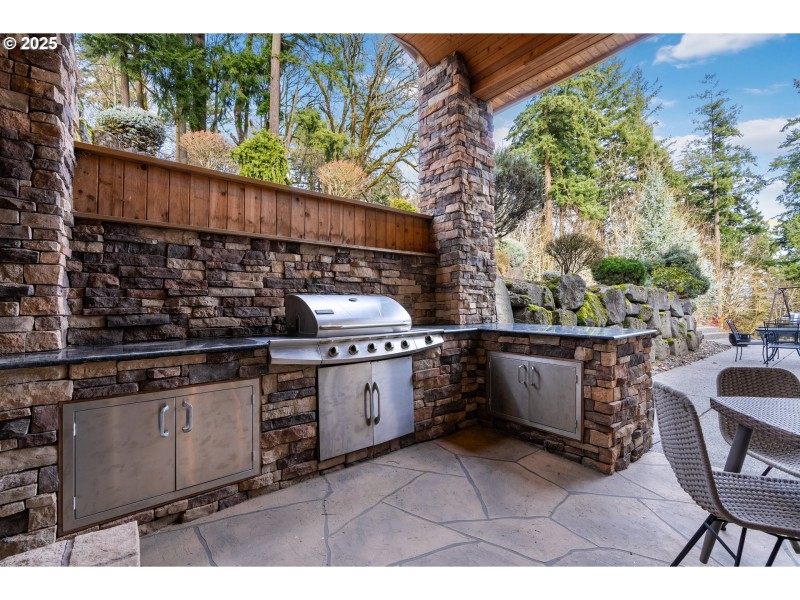Kitchen/Outside