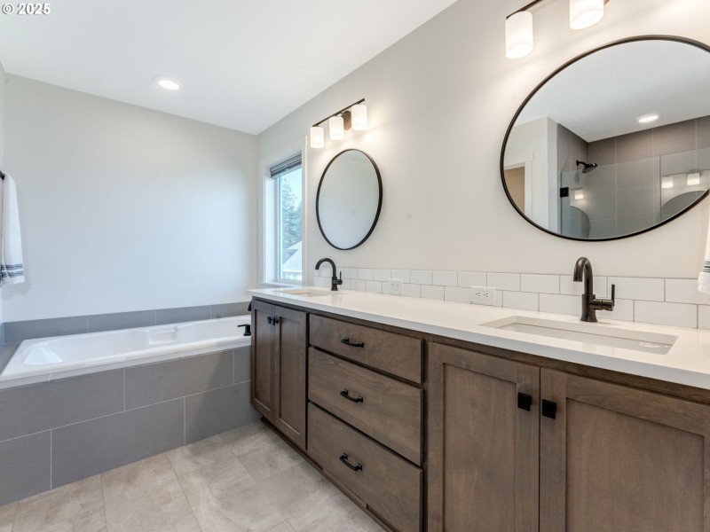 Owner's Suite Bathroom