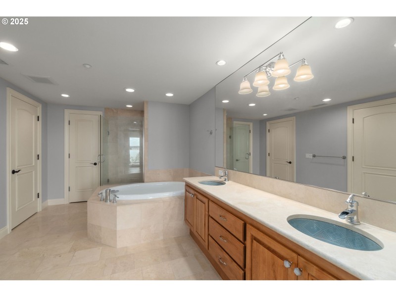 Bathroom, Attached