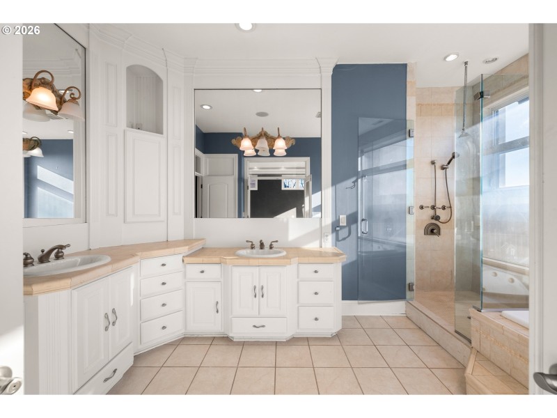 Owner's Suite Bathroom