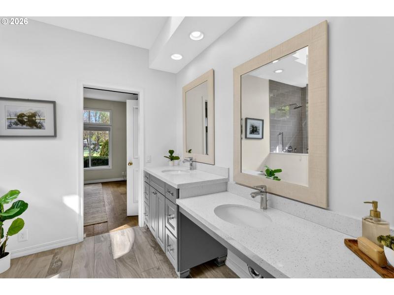 Owner's Suite Bathroom