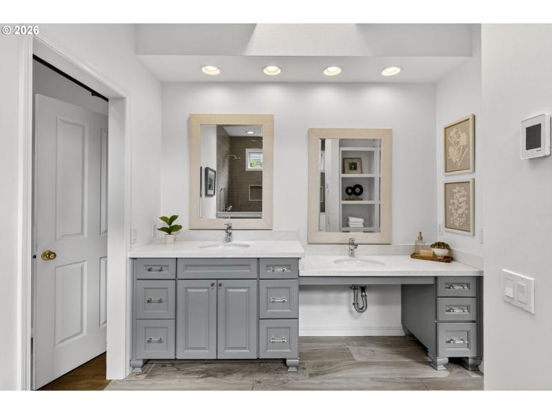 Owner's Suite Bathroom