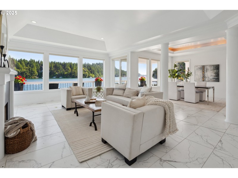 Living Room/Dining Room