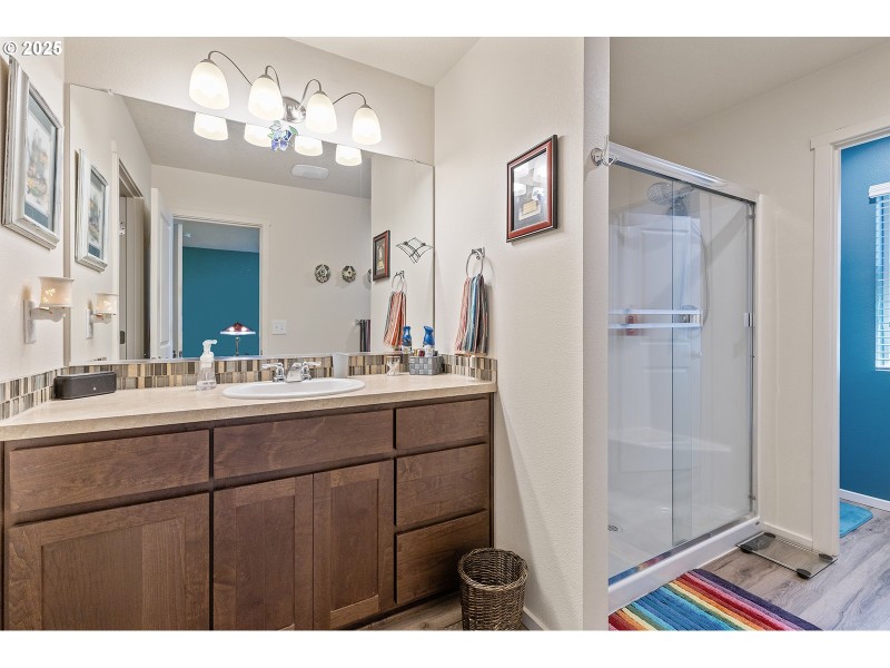 Bathroom, Attached