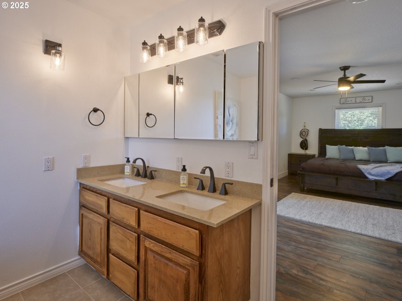 Owner's Suite Bathroom