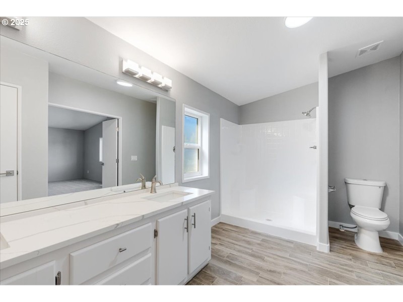 Owner's Suite Bathroom