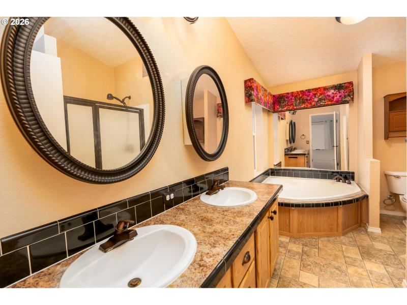 Owner's Suite Bathroom