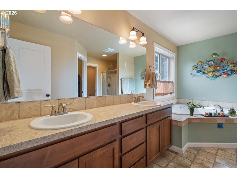 Owner's Suite Bathroom