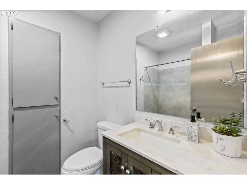 Bathroom, Attached