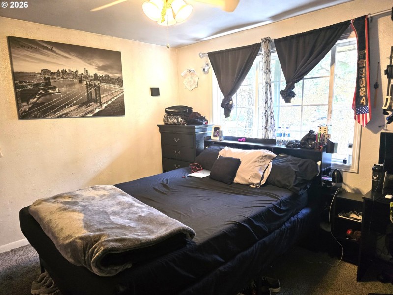 Bedroom, Primary