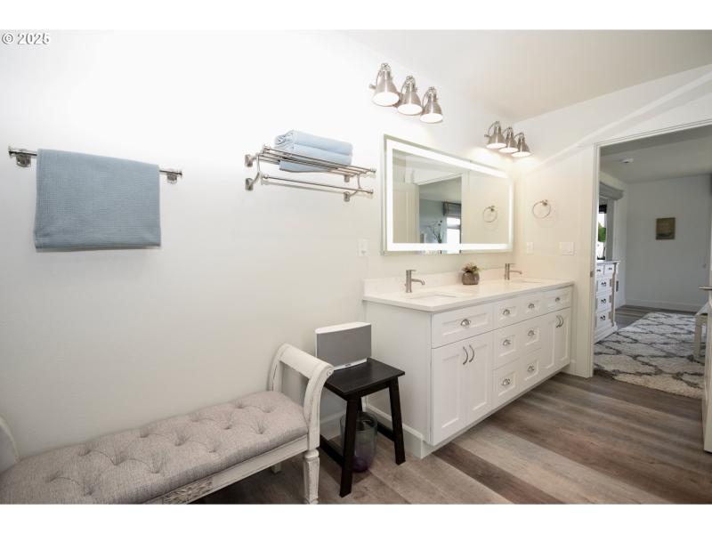 Owner's Suite Bathroom