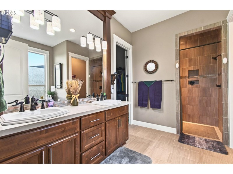 Bathroom, Attached