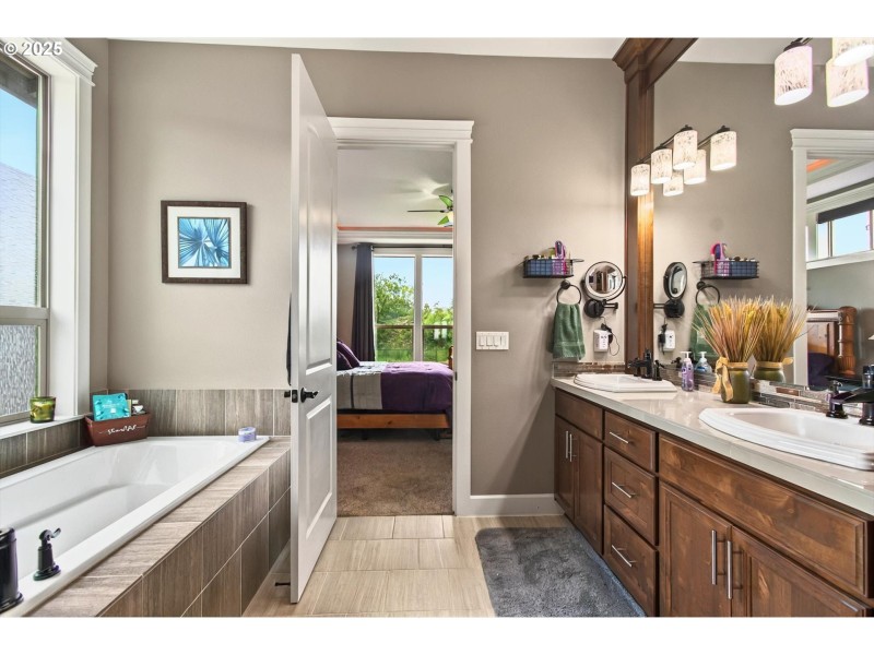 Bathroom, Attached