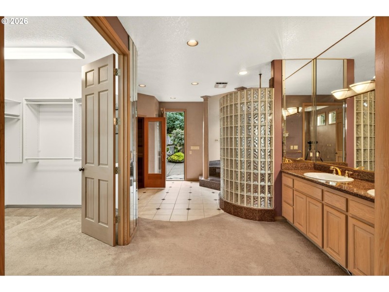 Owner's Suite Bathroom