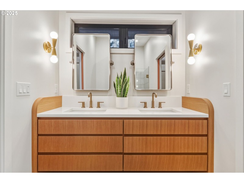 Bathroom, Continental