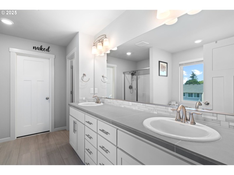 Owner's Suite Bathroom