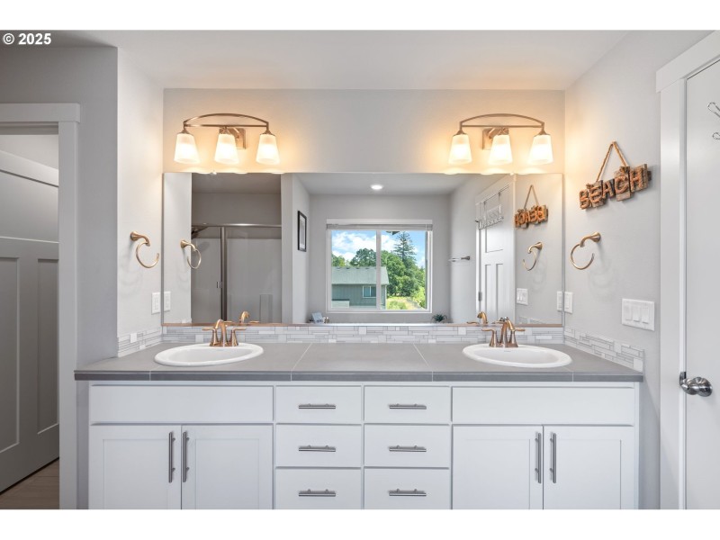 Owner's Suite Bathroom