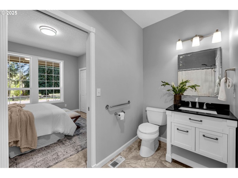 Bathroom, Attached
