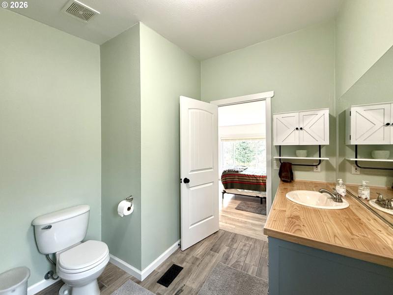 Bathroom, Attached