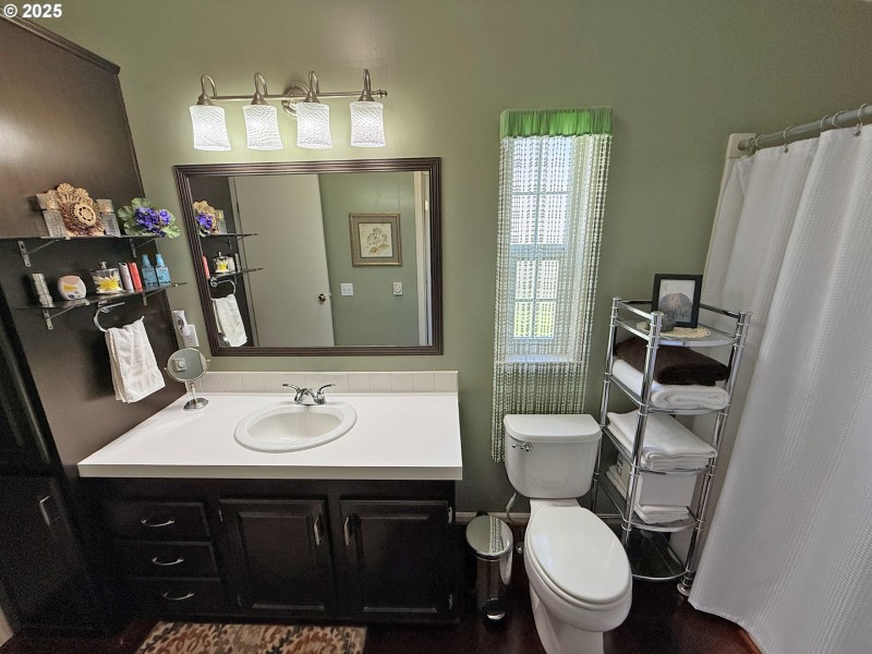 Bathroom, Attached