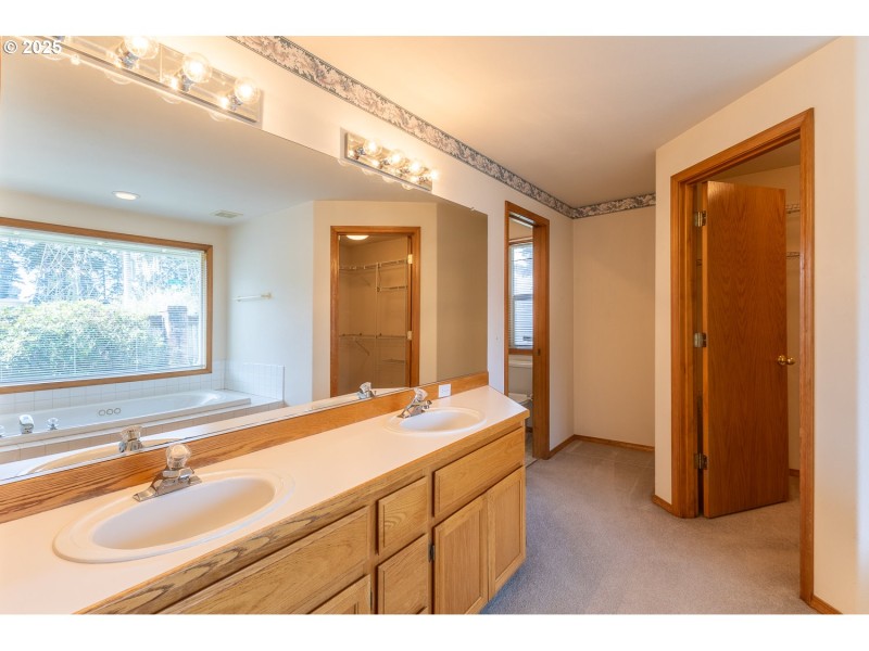 Owner's Suite Bathroom