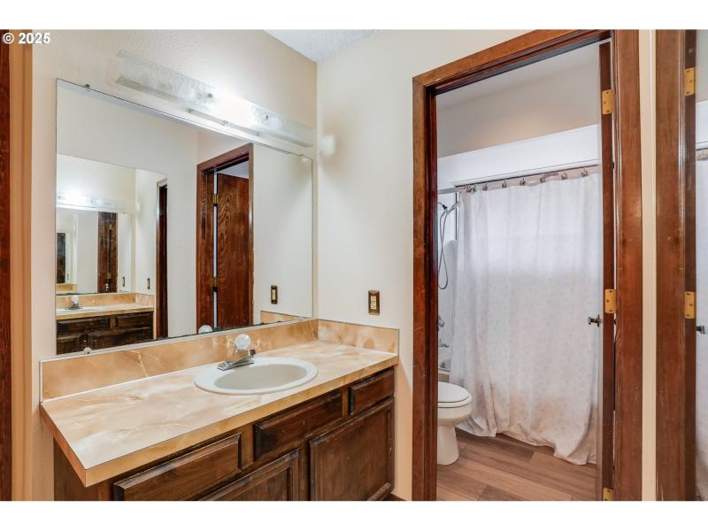 Owner's Suite Bathroom