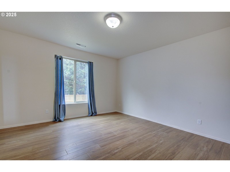 Bedroom, Primary