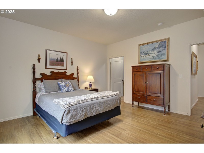 Bedroom, Primary