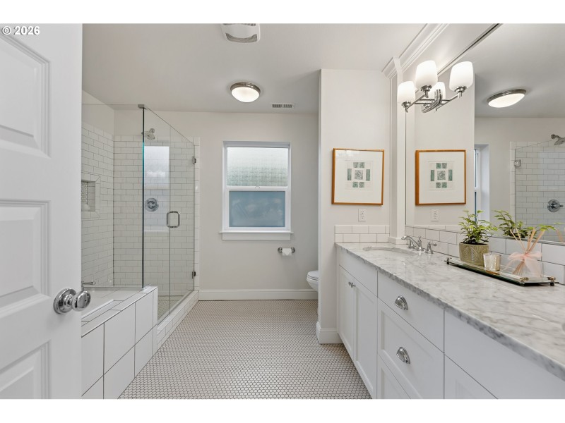 Owner's Suite Bathroom