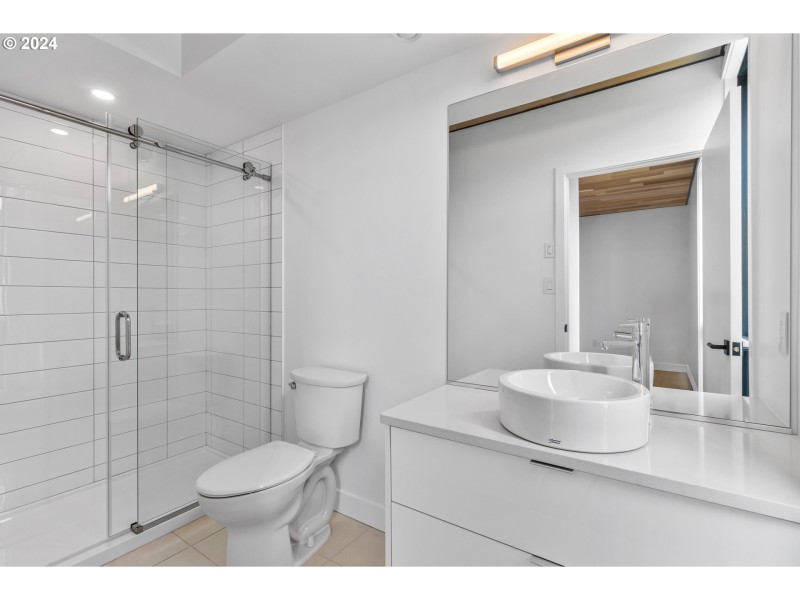 Bathroom, Attached